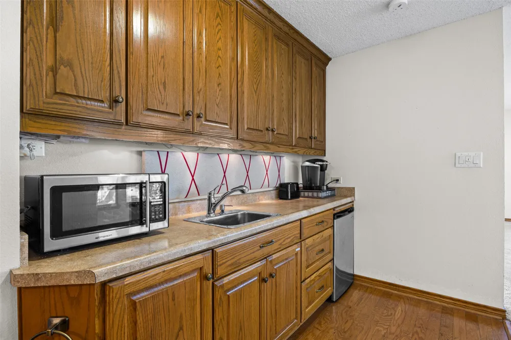 11006 Brodie Lane Austin, TX 78748