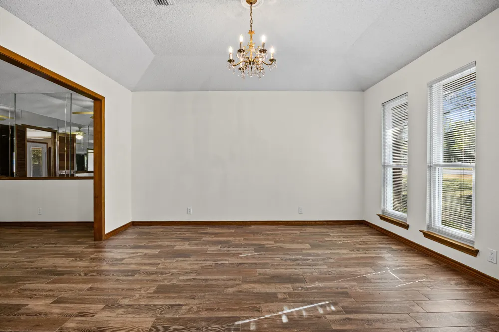 11006 Brodie Lane Austin, TX 78748