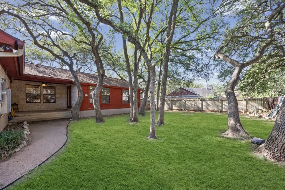 11006 Brodie Lane Austin, TX 78748