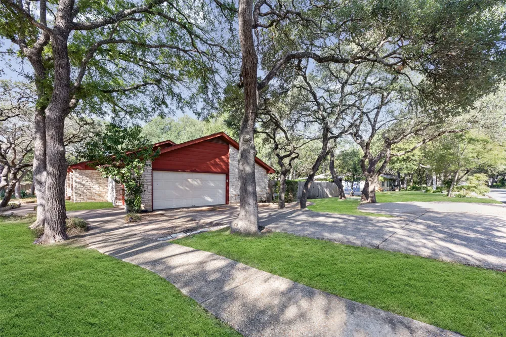 11006 Brodie Lane Austin, TX 78748