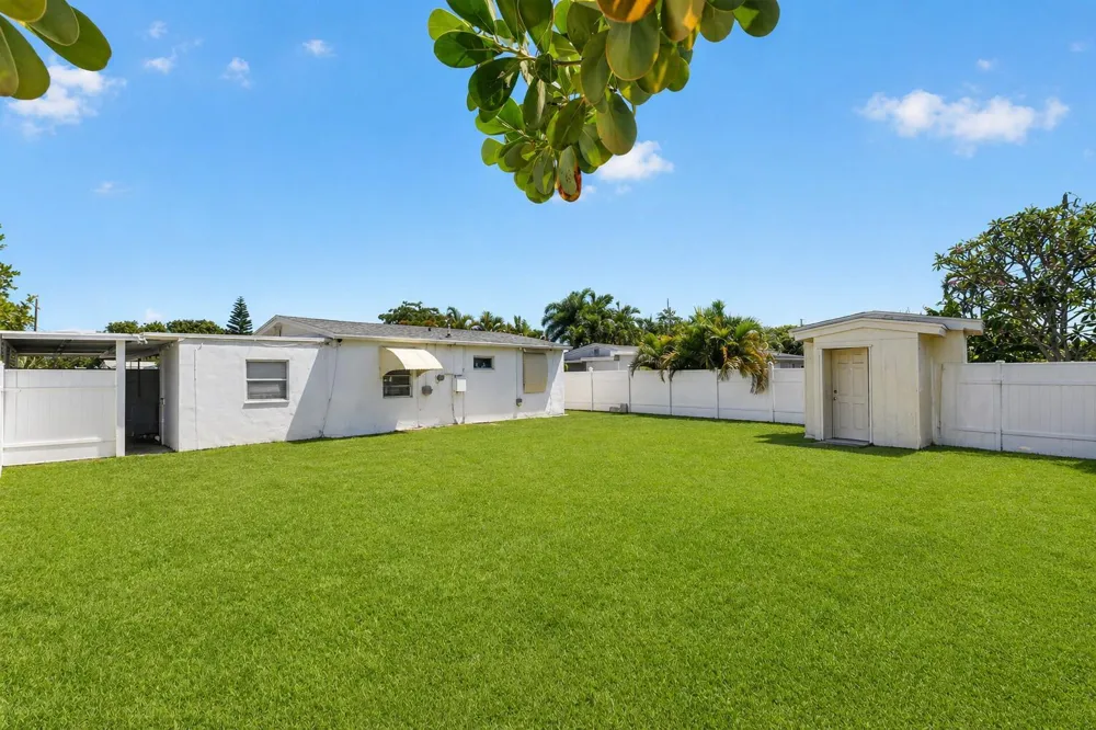 3017 BUCKLEY AVENUE Lake Worth, FL 33461
