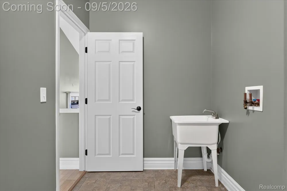 26121 Valhalla Drive Farmington Hills City, MI 48331