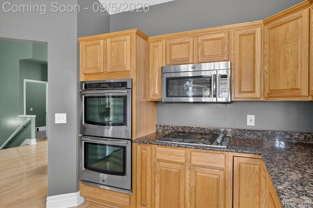 26121 Valhalla Drive Farmington Hills City, MI 48331