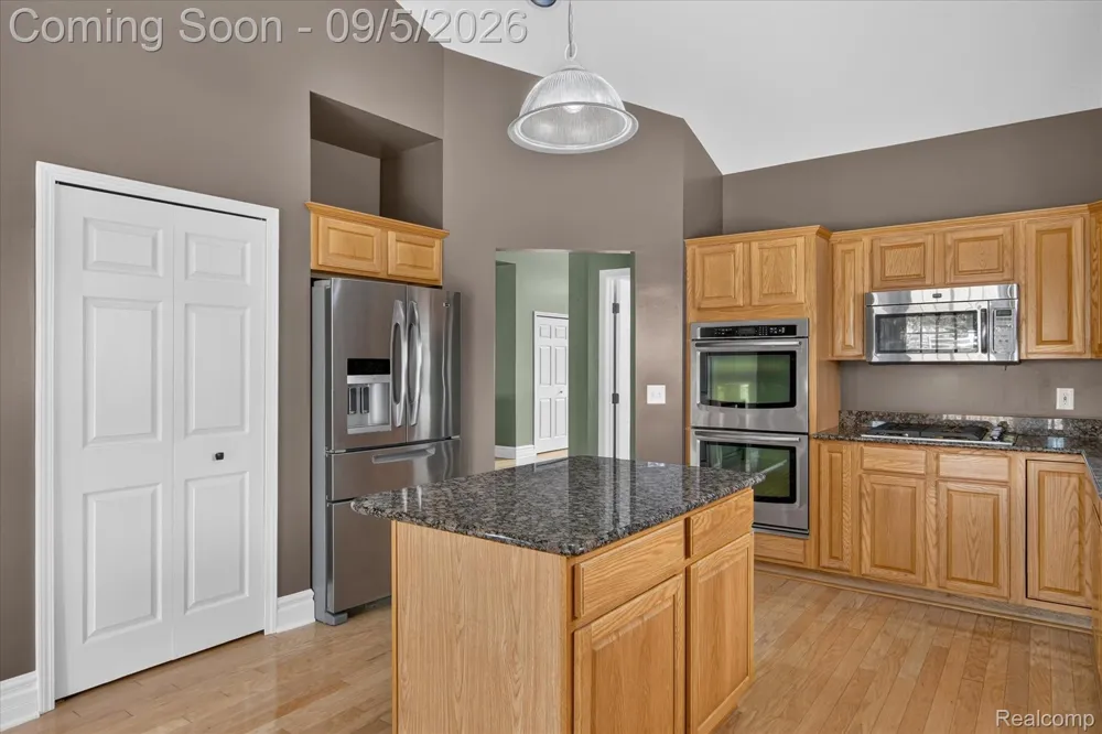 26121 Valhalla Drive Farmington Hills City, MI 48331