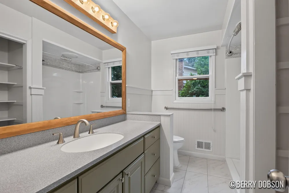 2217 Highlander Drive SE Kentwood City, MI 49508