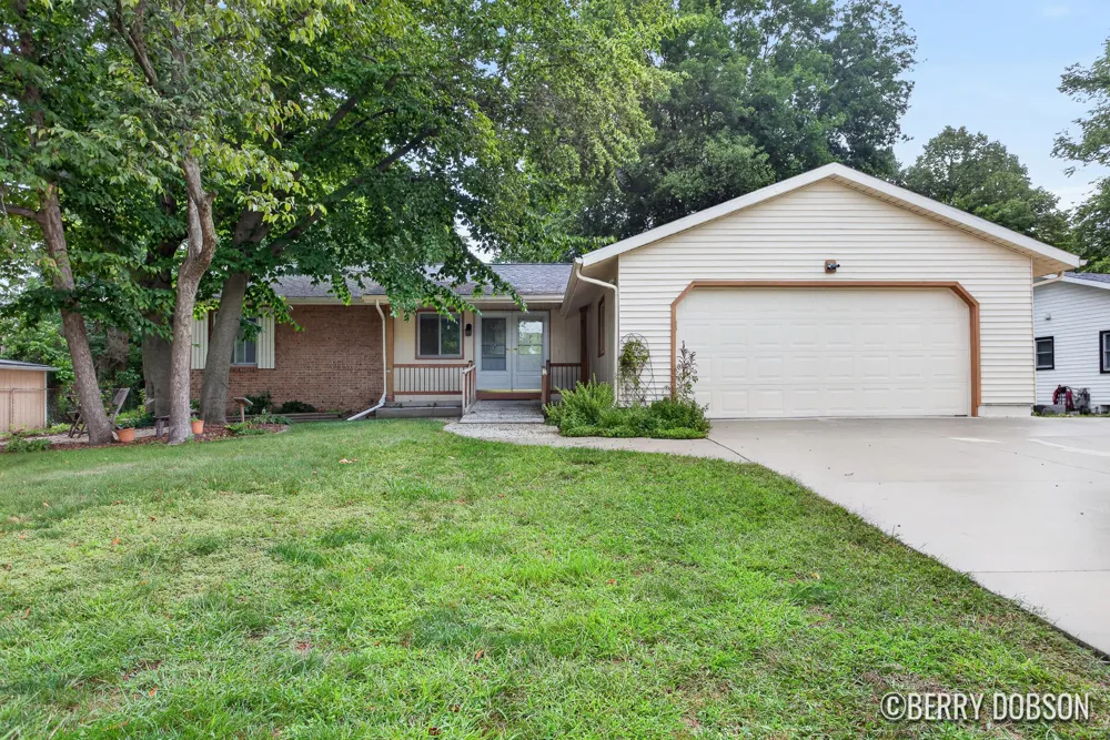 2217 Highlander Drive SE Kentwood City, MI 49508