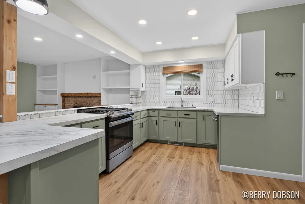 2217 Highlander Drive SE Kentwood City, MI 49508