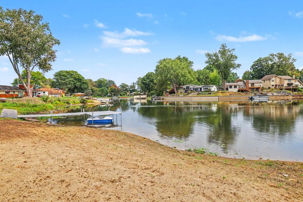 7436 Oak Bay Drive White Lake Charter Township, MI 48383