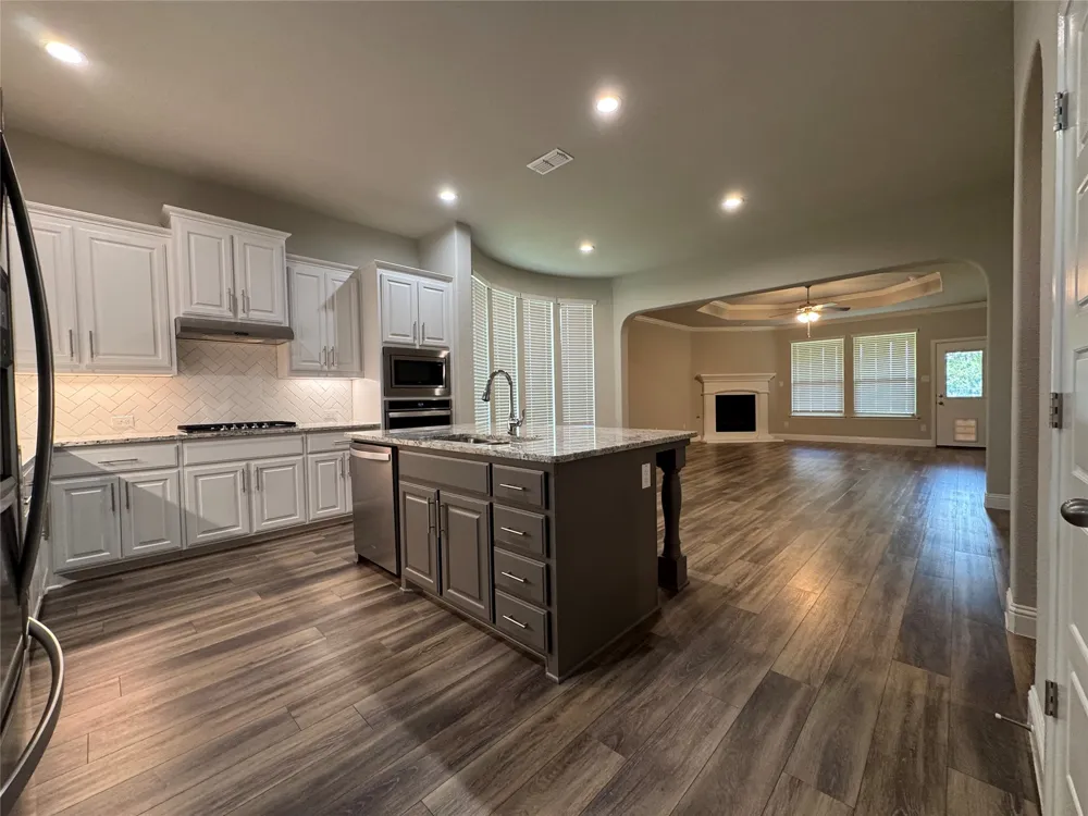 216 Missler Drive Aledo, TX 76008