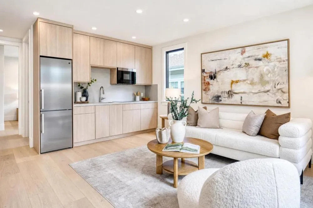 979 Lawrence Lane Palo Alto, CA 94303