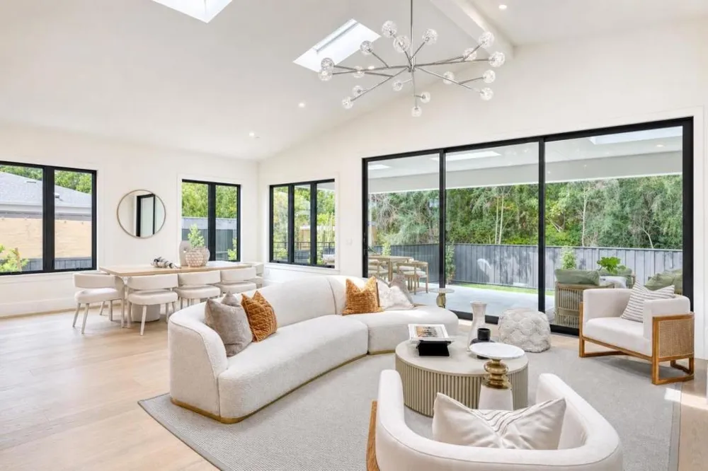 979 Lawrence Lane Palo Alto, CA 94303