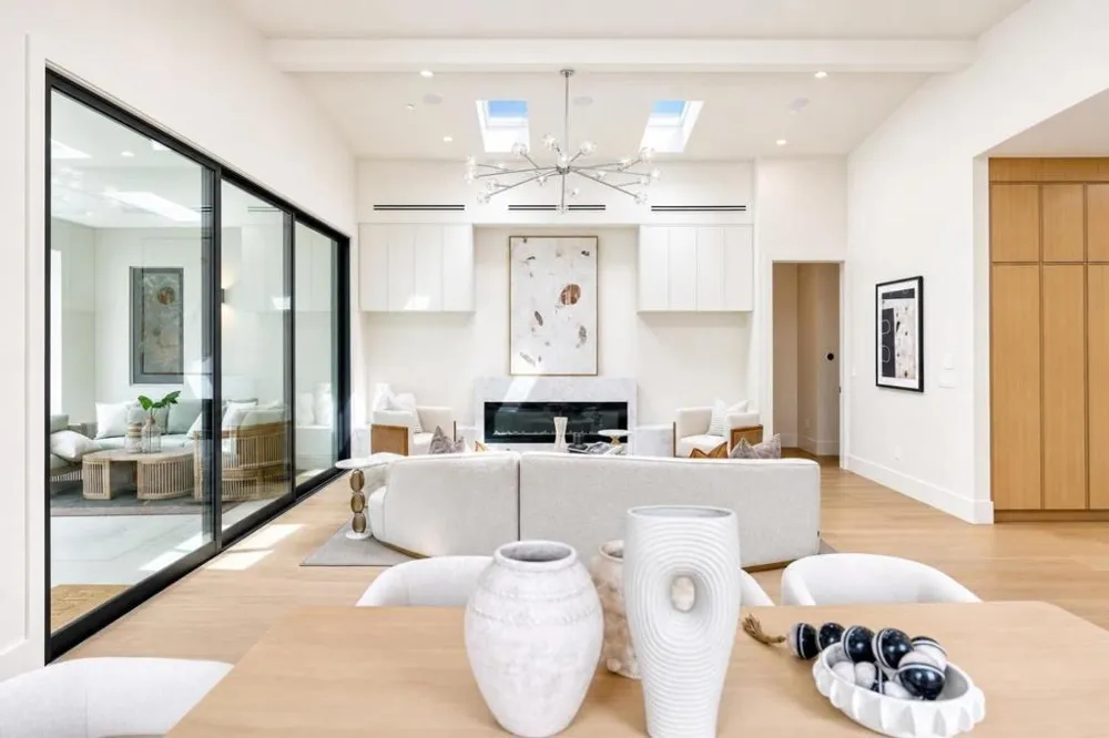 979 Lawrence Lane Palo Alto, CA 94303