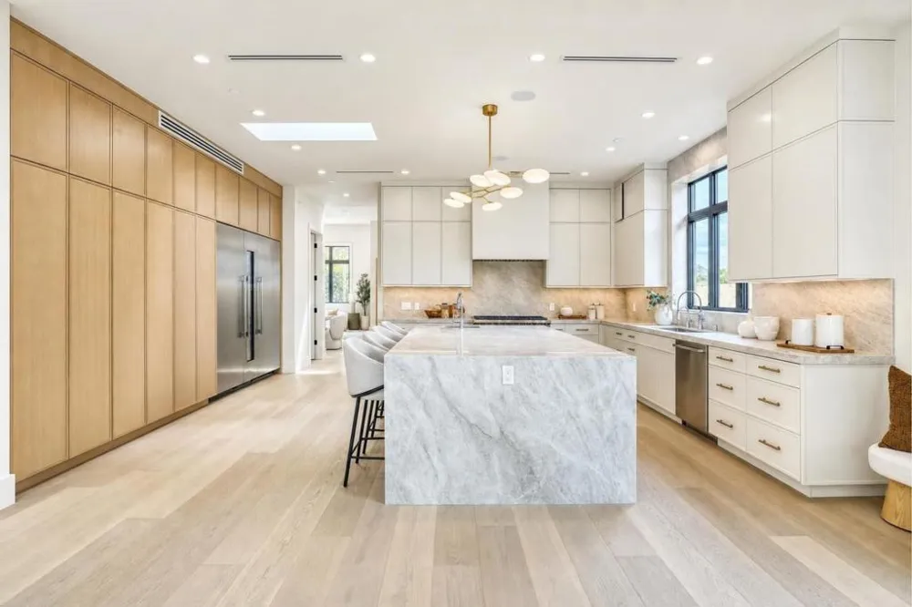 979 Lawrence Lane Palo Alto, CA 94303