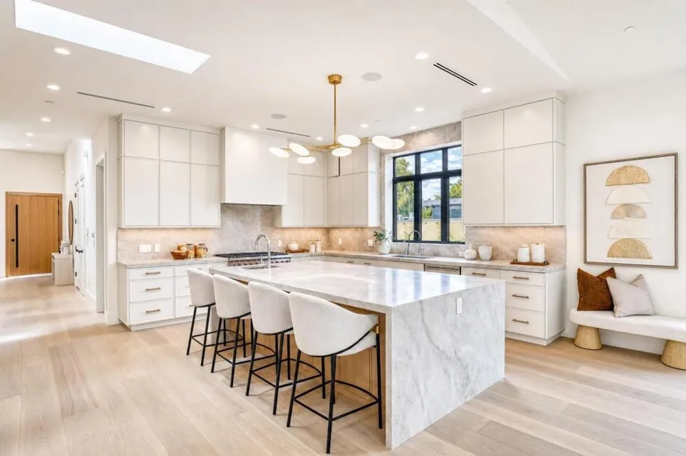 979 Lawrence Lane Palo Alto, CA 94303