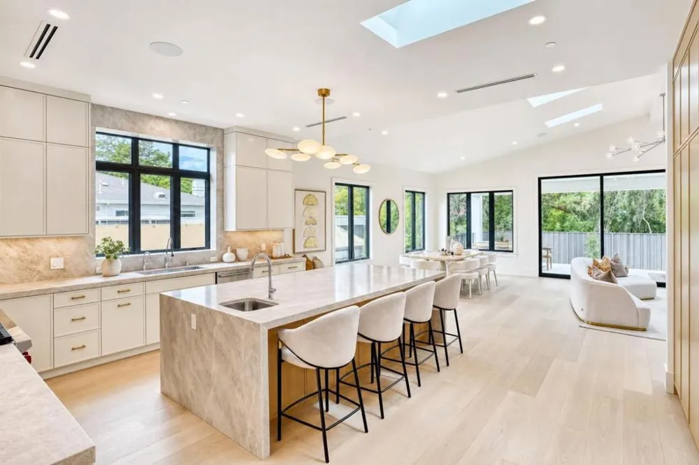 979 Lawrence Lane Palo Alto, CA 94303