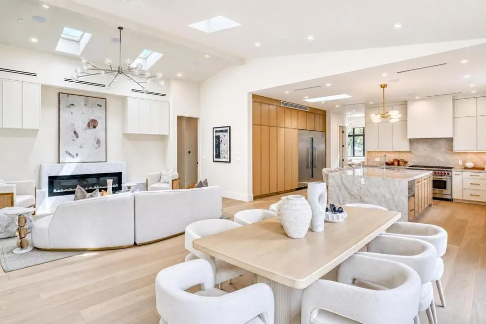 979 Lawrence Lane Palo Alto, CA 94303