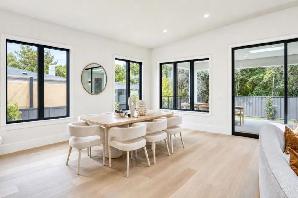 979 Lawrence Lane Palo Alto, CA 94303