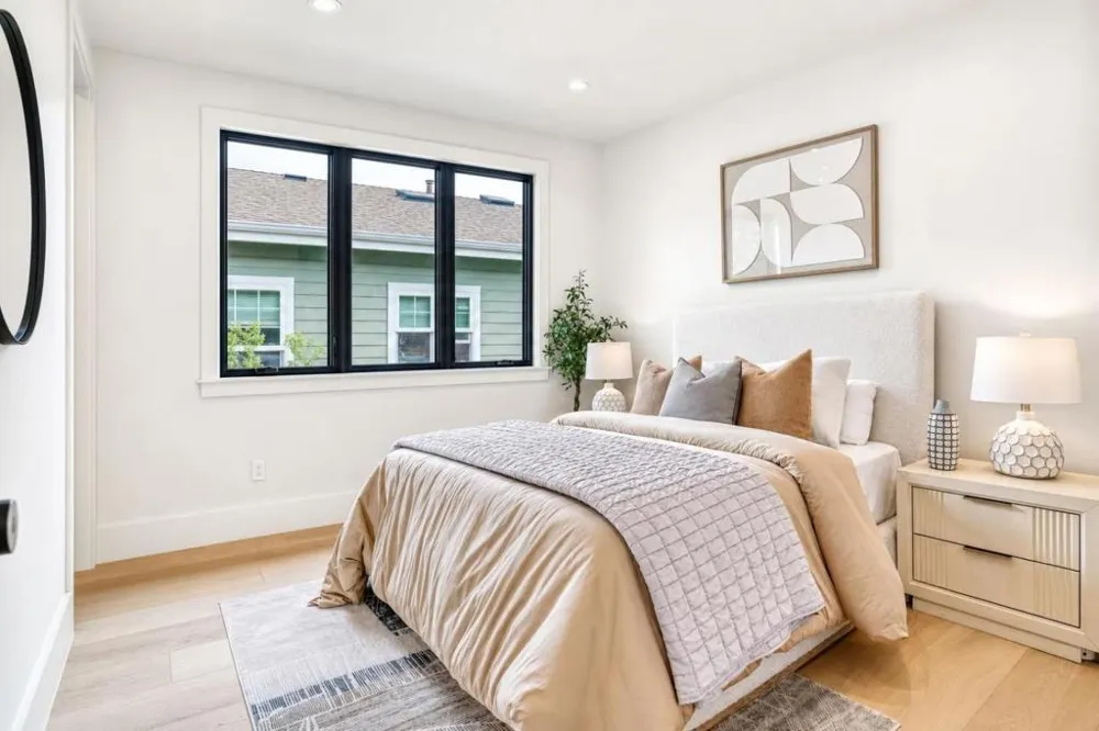 979 Lawrence Lane Palo Alto, CA 94303