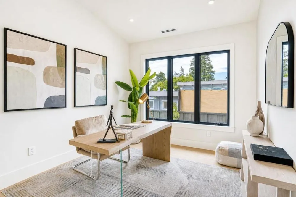 979 Lawrence Lane Palo Alto, CA 94303
