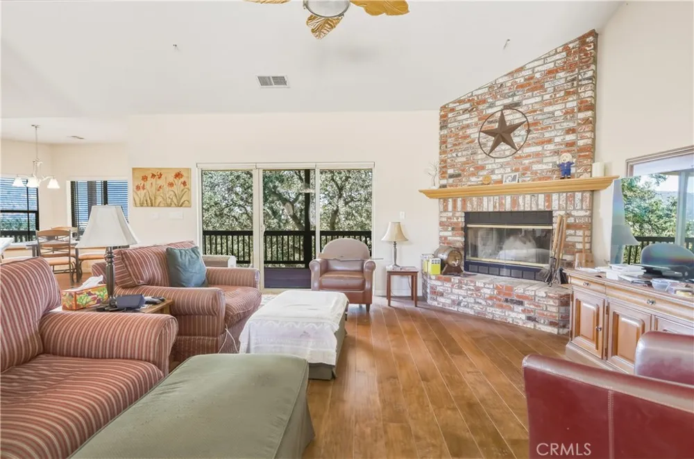 24181 Martingale Tehachapi, CA 93561