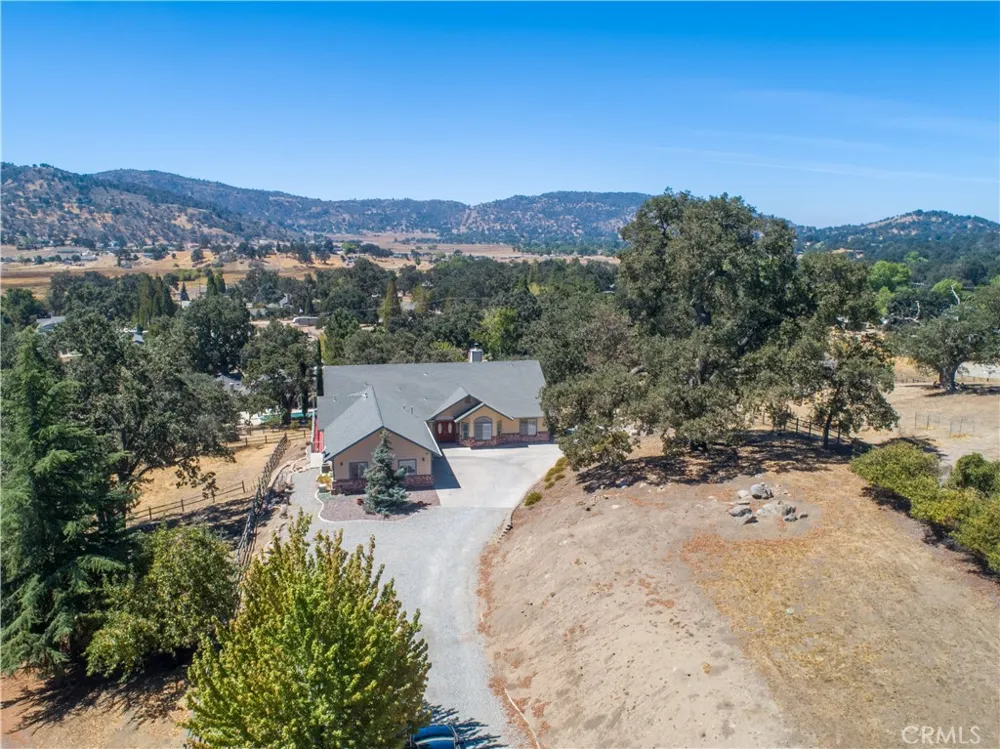 24181 Martingale Tehachapi, CA 93561