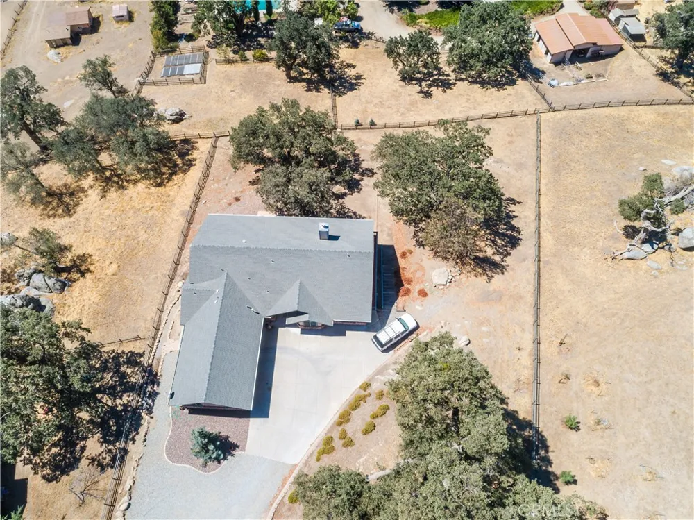 24181 Martingale Tehachapi, CA 93561