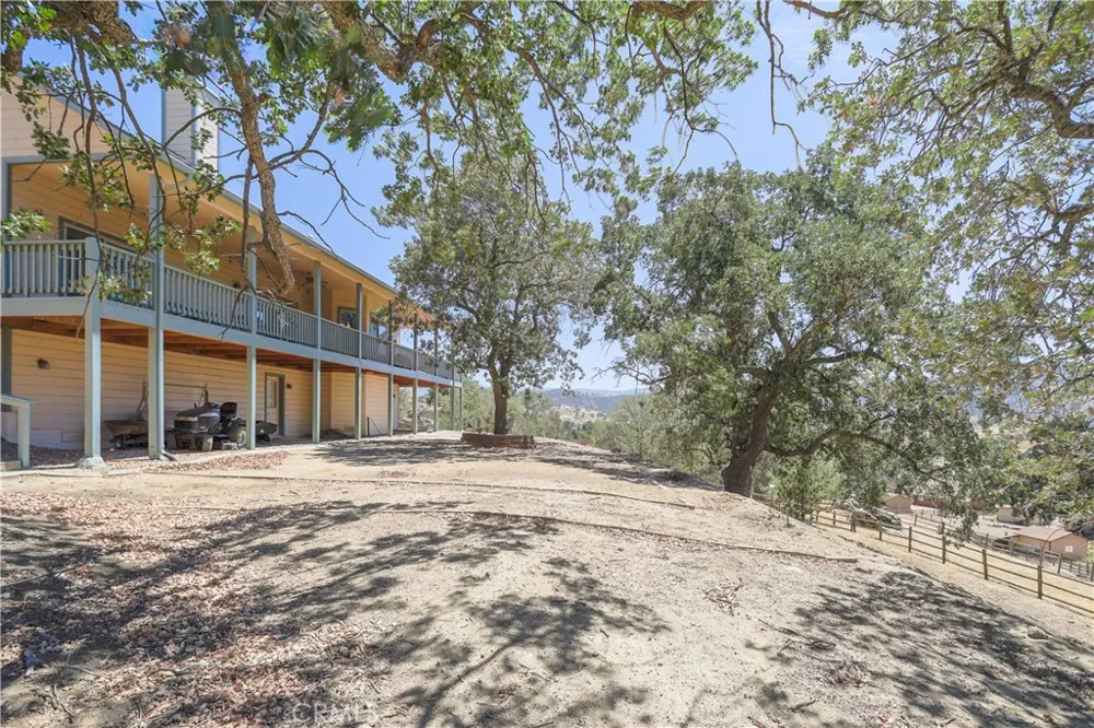 24181 Martingale Tehachapi, CA 93561