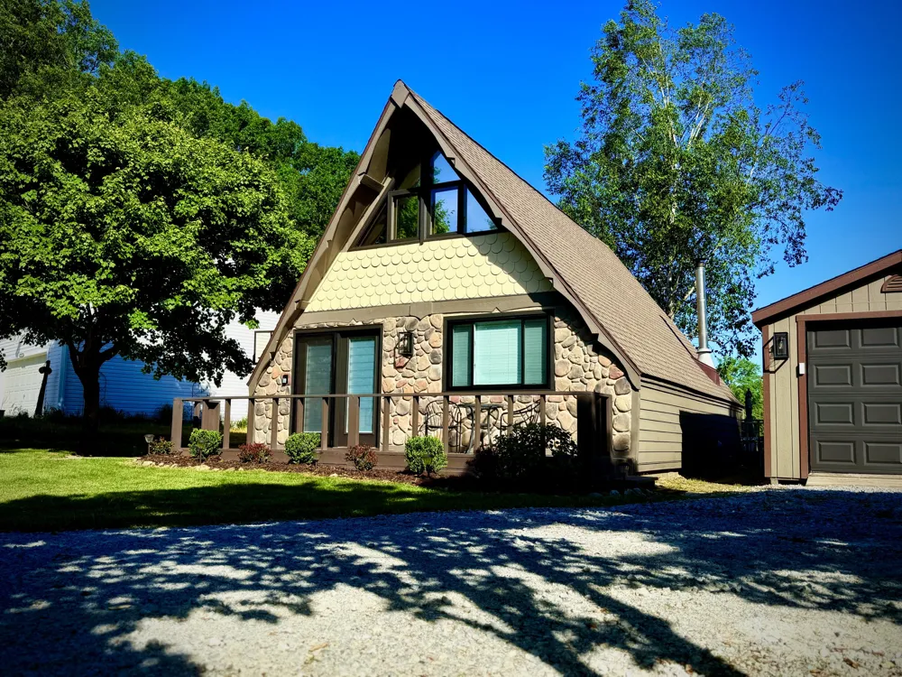 1864 24th Avenue Mears, MI 49436