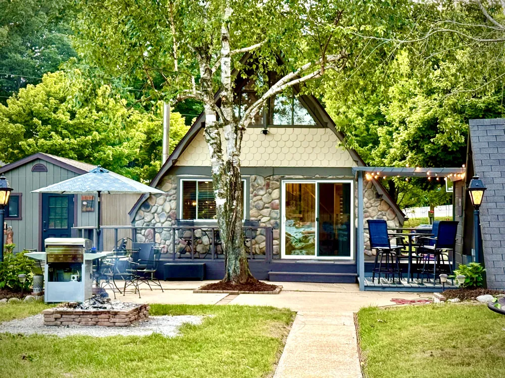 1864 24th Avenue Mears, MI 49436
