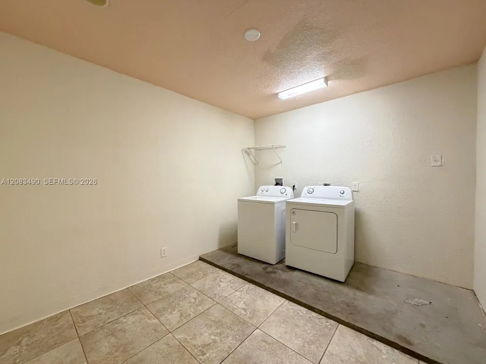231 NW 4th St Deerfield Beach, FL 33441