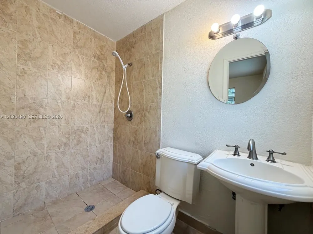 231 NW 4th St Deerfield Beach, FL 33441