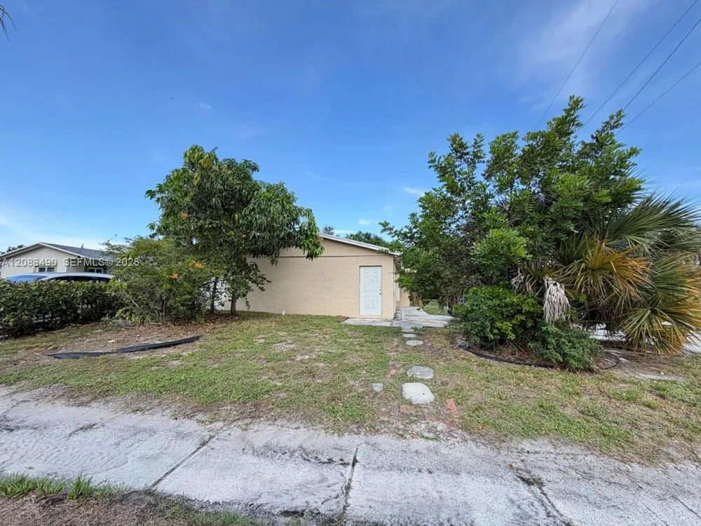 231 NW 4th St Deerfield Beach, FL 33441