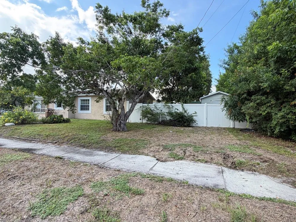 231 NW 4th St Deerfield Beach, FL 33441