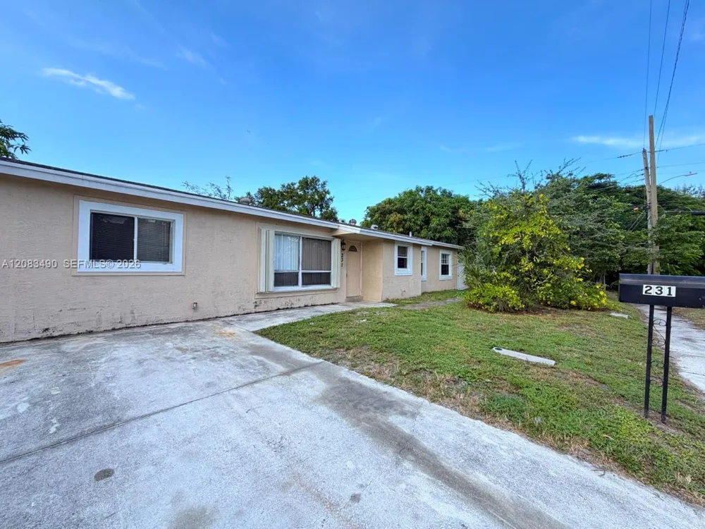 231 NW 4th St Deerfield Beach, FL 33441