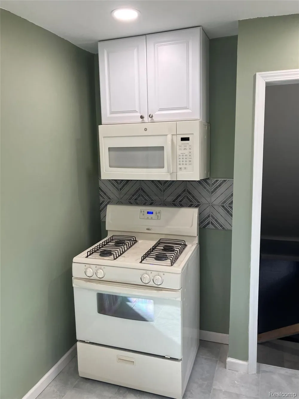 8560 Manor Street Detroit City, MI 48204