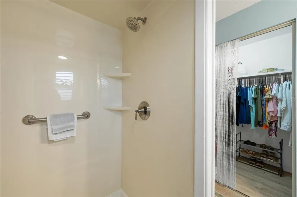 4411 GREAT LAKES DRIVE Clearwater, FL 33762
