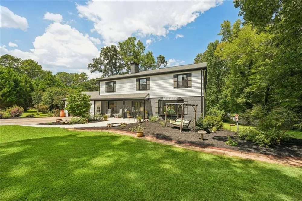 524 Golfview Dr Peachtree City, GA 30269