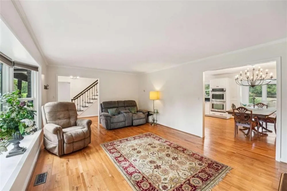 524 Golfview Dr Peachtree City, GA 30269