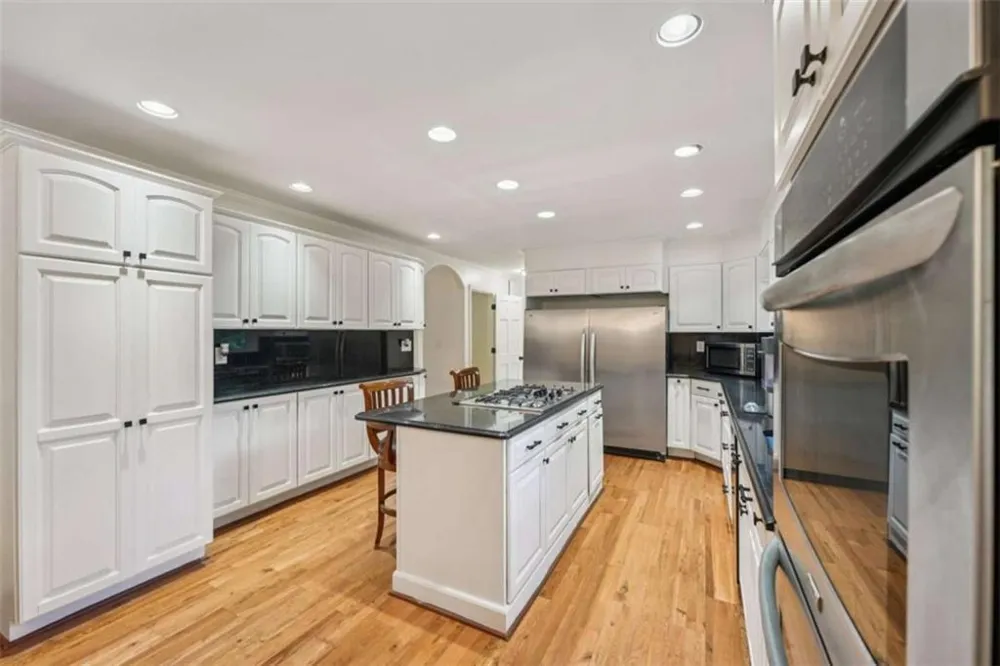 524 Golfview Dr Peachtree City, GA 30269