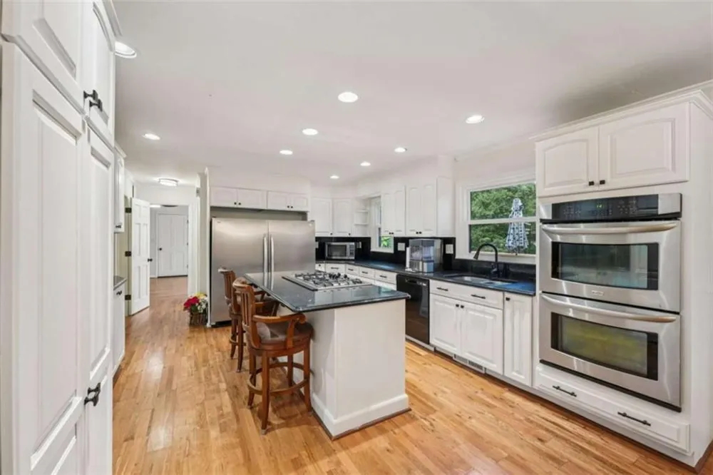 524 Golfview Dr Peachtree City, GA 30269