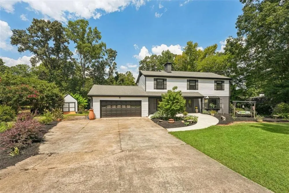 524 Golfview Dr Peachtree City, GA 30269
