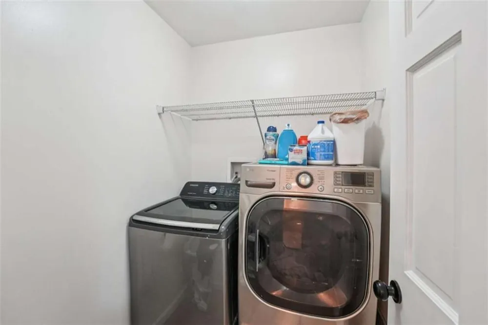 524 Golfview Dr Peachtree City, GA 30269
