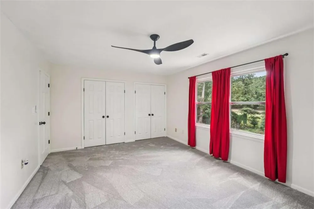 524 Golfview Dr Peachtree City, GA 30269