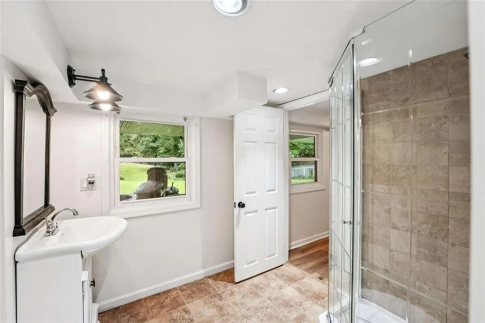 524 Golfview Dr Peachtree City, GA 30269