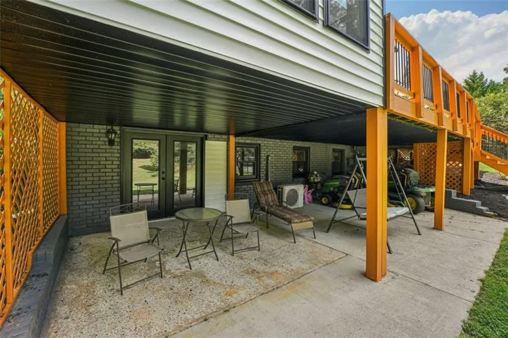 524 Golfview Dr Peachtree City, GA 30269