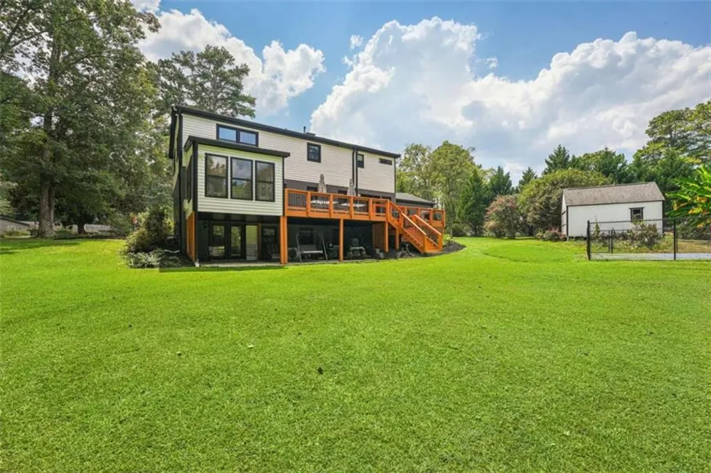 524 Golfview Dr Peachtree City, GA 30269