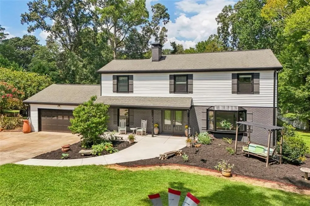 524 Golfview Dr Peachtree City, GA 30269