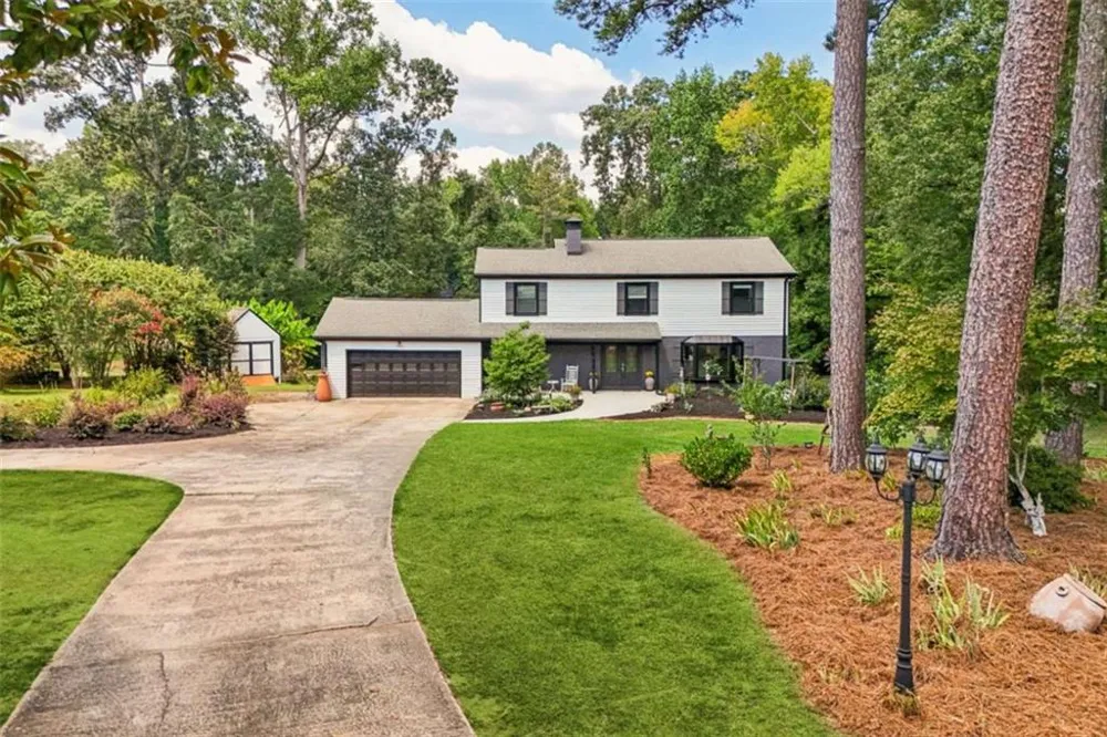 524 Golfview Dr Peachtree City, GA 30269