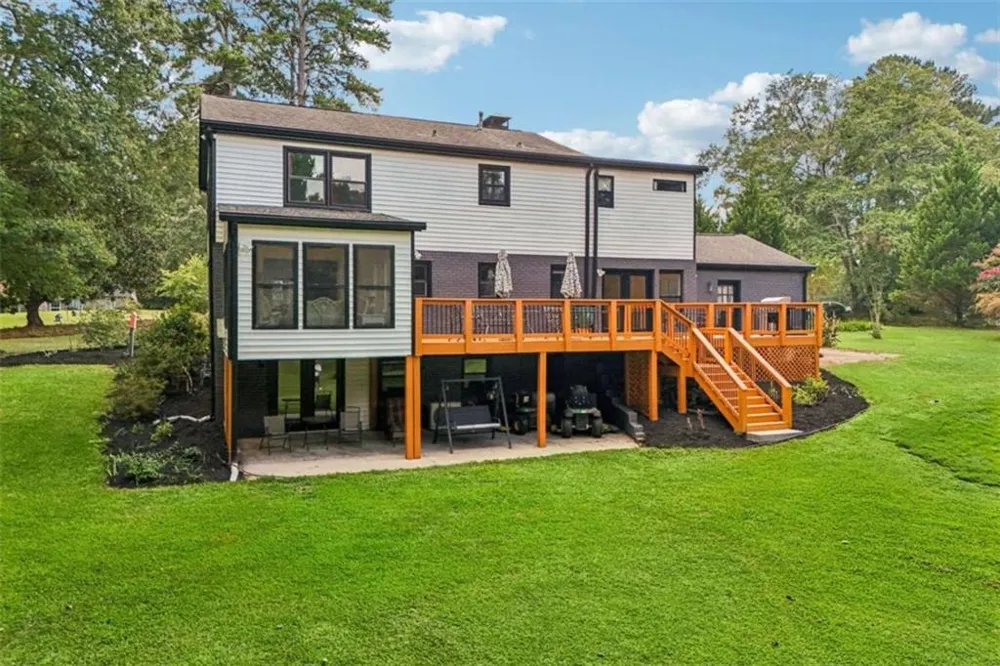 524 Golfview Dr Peachtree City, GA 30269