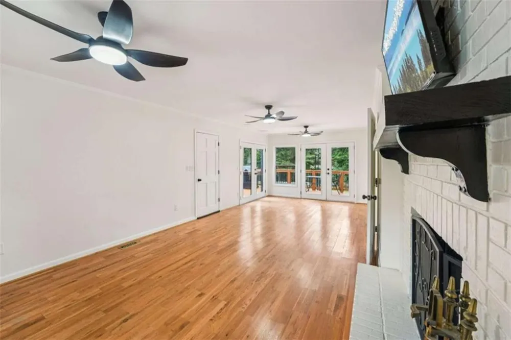 524 Golfview Dr Peachtree City, GA 30269